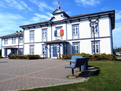 The white clapboard building of the Musée acadien du Québec in Bonaventure