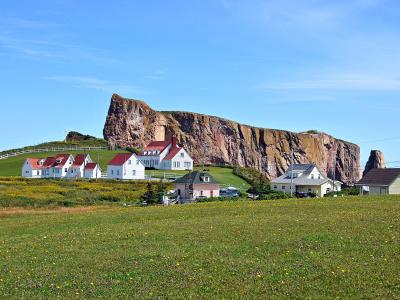 The village of Percé with Percé Rock beyond