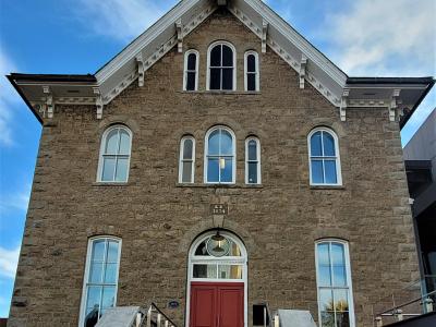 The stone building of the Niagara Falls History Museum